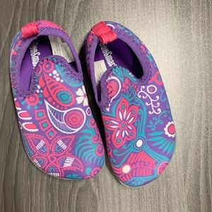 Baby shoes to play in the water!